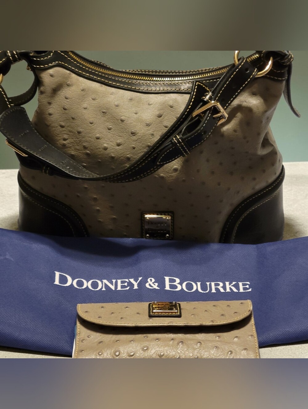 Dooney & Bourke EUC! Ostrich Embossed Leather  HOBO Bag with Wallet & Dustbag